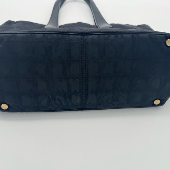 CHANEL Black Tote Bag with Leather Handles - Picture 8 of 15